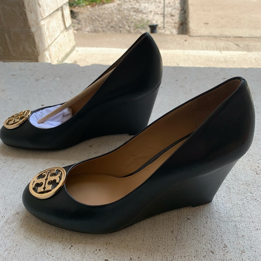 Black tory Burch wedges